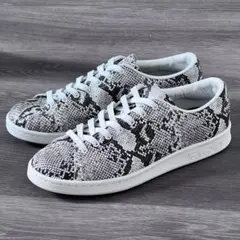 2025年最新】hyke adidas パイソンの人気アイテム - メルカリ