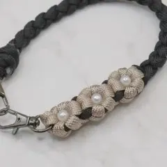 ハンドメイド ハンドストラップ スマホ チャーム パラコード 花x3 HS404