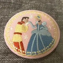 刺繍缶　バッチ　バッジ　シンデレラ　ディズニー　Disney ビスケット