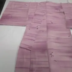 レトロな小紋▪打ち寄せる波のような優しい桃色の濃淡に蔓花模様▪肩・身丈１４９ｃｍ