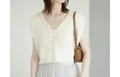 フェザーニットベスト