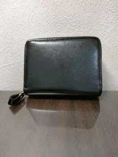 黒いジッパー式コインケース　使用期間２ヶ月程です。
