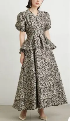 【美品】ペプラムジャガードワンピース ブラック