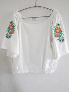 LOWRYS FARM フラワー刺繍 オフショルダー Tシャツ M