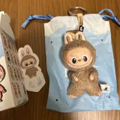 ラブブ LABUBU PIN FOR LOVE イニシャルアルファベット &