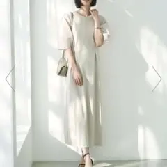 overE オーバーイー 自然にくびれるエンボスTシャツフレアワンピース