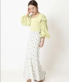 U by SPICK&SPAN フラワープリントマーメイドスカートのサムネイル