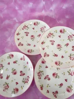 ウエムラリョウコ　ケーキ皿4枚セット