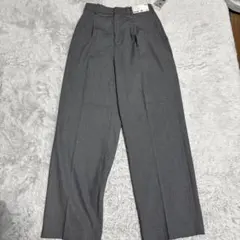 新品UNIQLO グレー タックワイドパンツ Mサイズ　丈長め