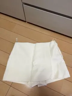 【新品】ZARAホワイト タイトスカート XSサイズ
