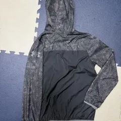 Under Armour フード付きジャケット グレー