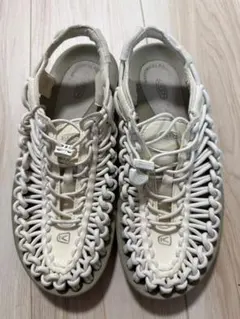 KEEN UNEEK サンダル ホワイトのサムネイル