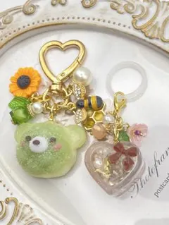 メロンパンくまちゃん・ひまわりシャカシャカキーホルダーセット メロンパンくまちゃんキーホルダー・目じるしチャームセット - メルカリ