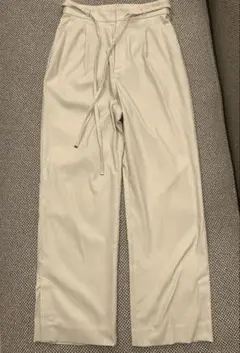 green label relaxing セミフレア スリット パンツ　ホワイト