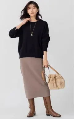 新品未使用品　23区ヴィスコースストレッチ タイトスカート32