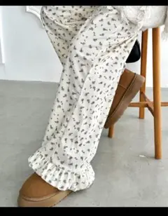 みーこさん専用　nuage 裾フリル小花柄コーデュロイパンツ