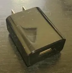 【家電】USBコンセント　USB充電器 　黒 2ピンプラグ