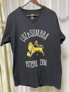 Luz e Sombra VネックTシャツ ブラック