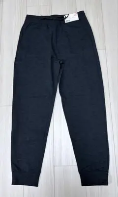 【新品未使用】ユニクロ ウルトラストレッチアクティブジョガーパンツ ダークグレー