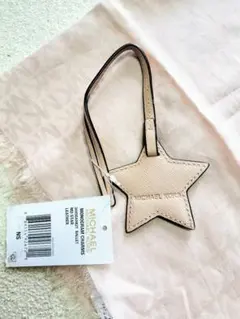 C*a様 新品 MICHAEL KORS モノグラム スカーフ チャームセットのサムネイル
