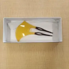 透明な黄色の髪飾り