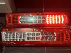 UDトラックス クオン QUON LED ヘッド ライト ランプ - メルカリ