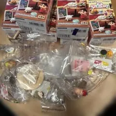 クレヨンしんちゃん　しんちゃん　リーメント　ミニチュア　マスコット　フィギュア