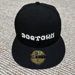 【美品】DOGTOWN × NEW ERA キャップ 59FIFTY 7 1/4のサムネイル
