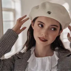 【美品】Treat Ürself TÜ logo beret hat white