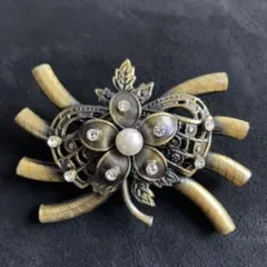【8】 ヴィンテージブローチ　フラワーモチーフ　パール付き　大きめ