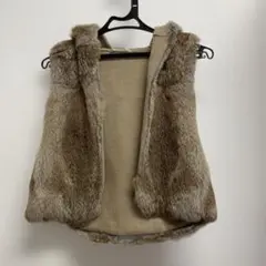 bulle de savon ファーフード付きベスト