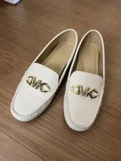 Michael Kors ライトブルーローファー - メルカリ