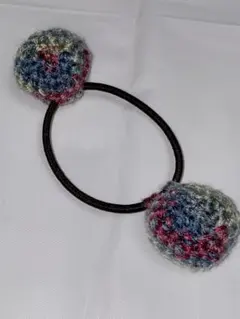 ニットボールのヘアゴム