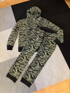 パーカー　スウェット　セット　上下　迷彩　タイガー　M程度　セットアップ