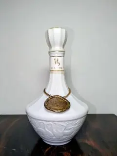 NIKKA WHISKY 鶴 陶器ボトル 白陶器 ニッカ ウイスキーのサムネイル