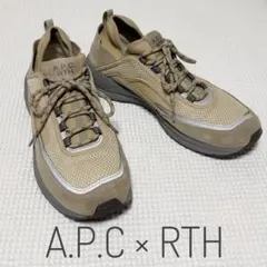 A.P.C × RTH コラボスニーカーのサムネイル