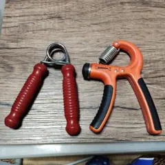【ハンドグリップ トレーニング　オレンジとレッドの２個中古良品】グリッパ 握力計