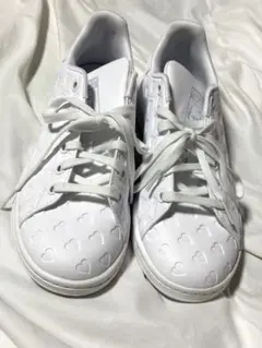adidas スタンスミス スニーカー ホワイト ハート柄