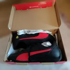 Puma ブラック/レッド スニーカー