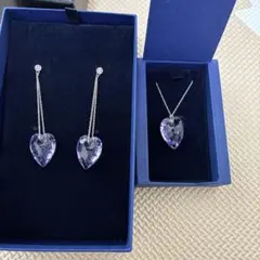 スワロフスキー　ハート型クリスタルピアスとネックレスセット