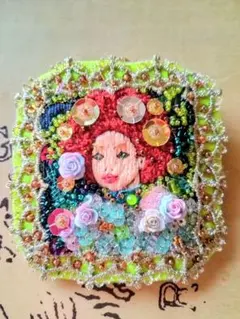 ⑲U　ハンドメイド刺繍ビーズブローチ/キーホルダー