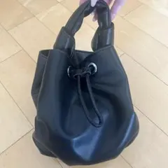 ZARAブラックショルダーバッグ ドローストリング