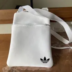非売品⭐︎未使用⭐︎adidasノベルティサコッシュ