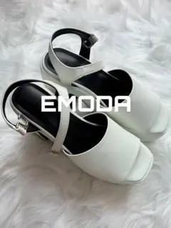 EMODA ホワイト 厚底サンダルのサムネイル