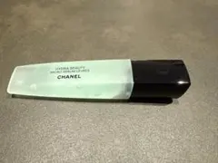 美品CHANEL イドゥラビューティー　マイクロリップセラム