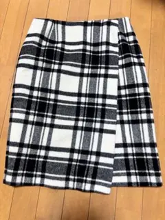 INDIVIウール混合素材 タイトスカート チェック柄