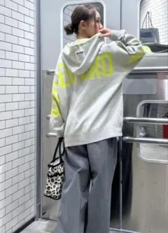 スウェットライクバックロゴニットフーディー