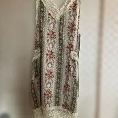 花柄レース付きエプロン