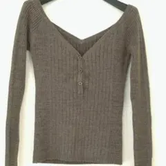 CECIL McBEE 茶グレーセーター　ラメ入り　リブ編み 　Ｖネック　長袖