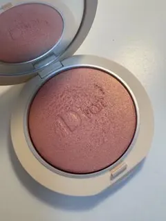 ディオールスキンフォーエヴァー　クチュールルミナイザー　06